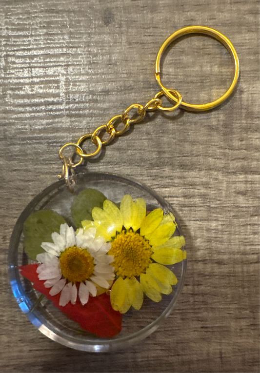 Round yellow and white flower resin key chain